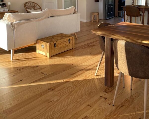 parquet massif pin noueux